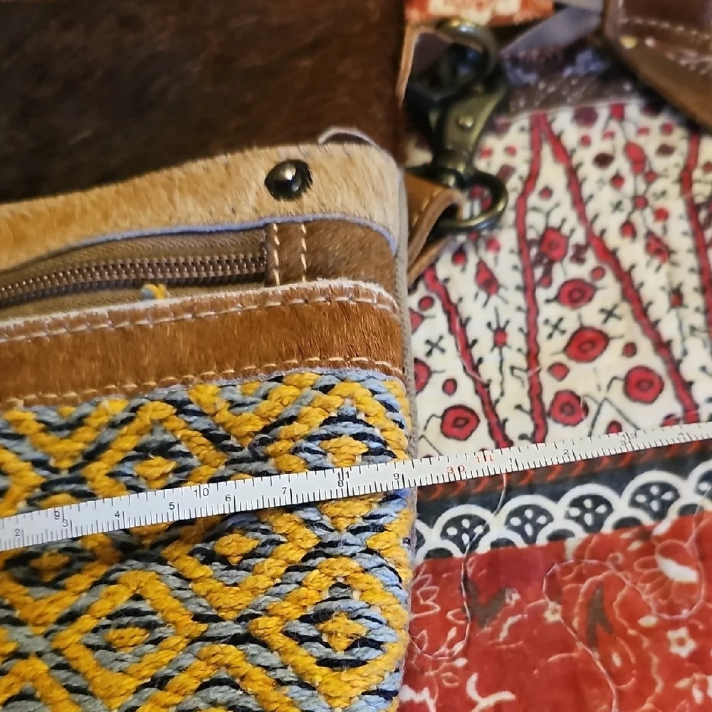 Myra Crossbody - Picture 7 of 9